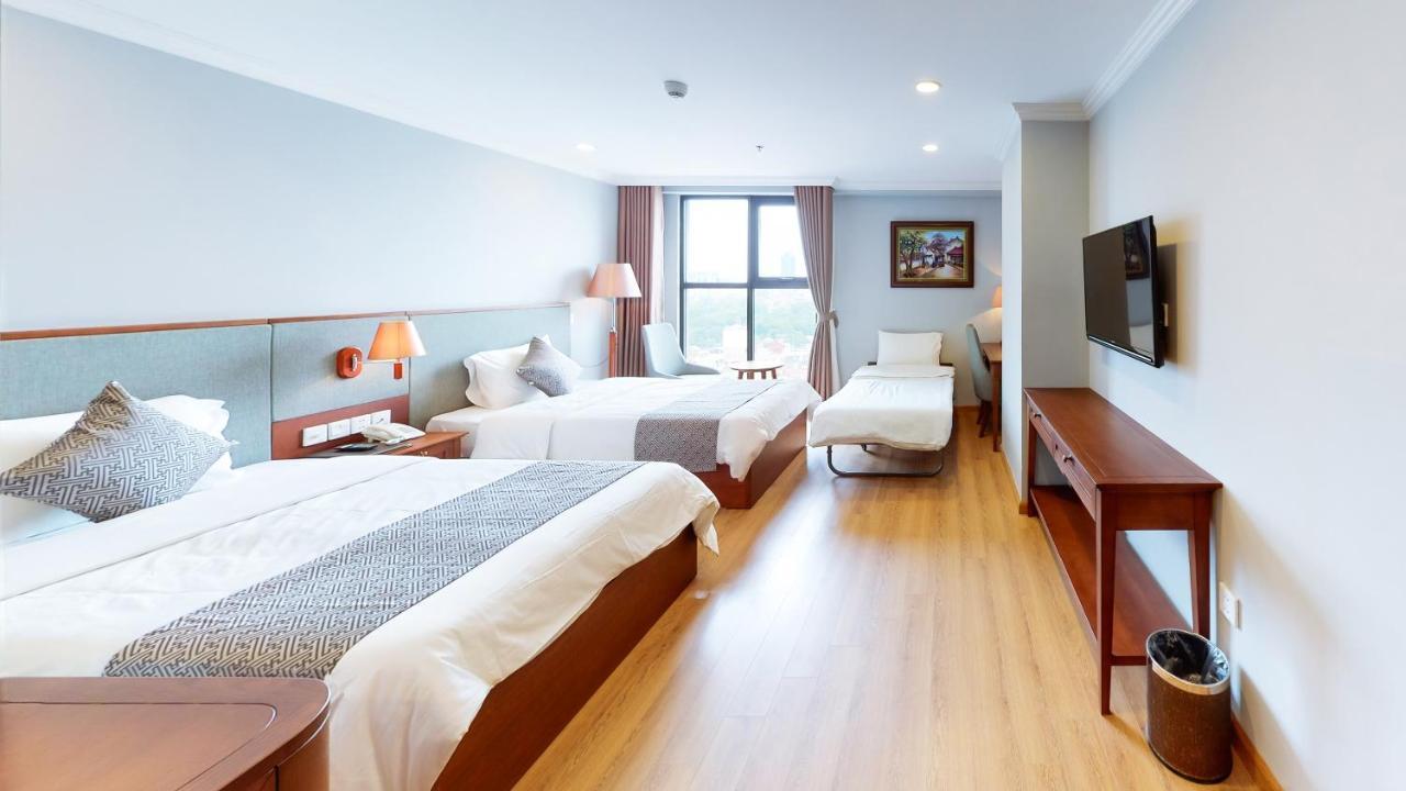 Cau Giay Hotel - By Bay Luxury 河内 外观 照片