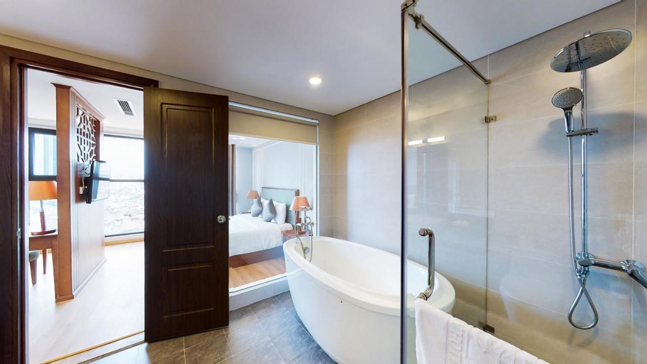 Cau Giay Hotel - By Bay Luxury 河内 外观 照片
