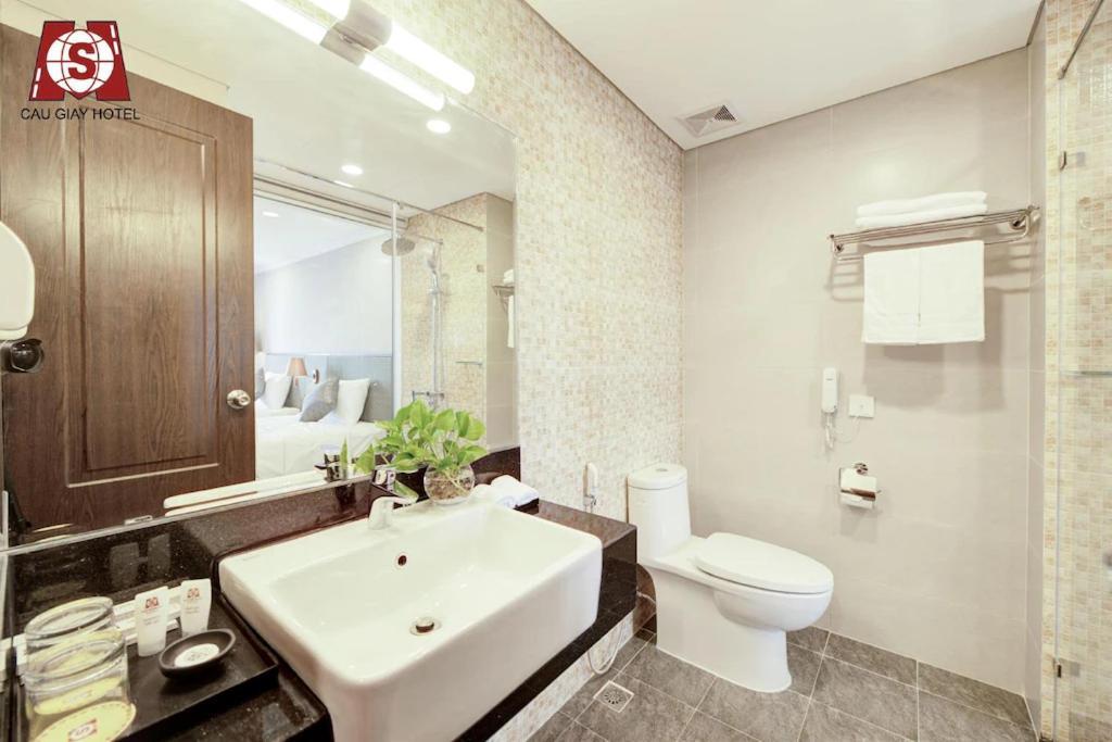 Cau Giay Hotel - By Bay Luxury 河内 外观 照片